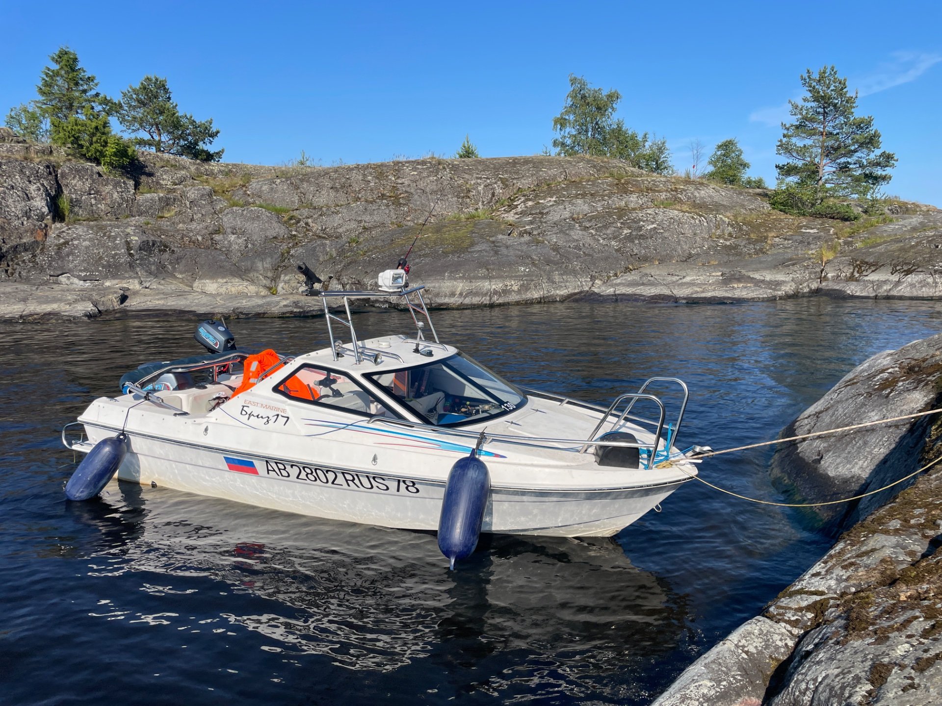 East Marine Бриз-17
